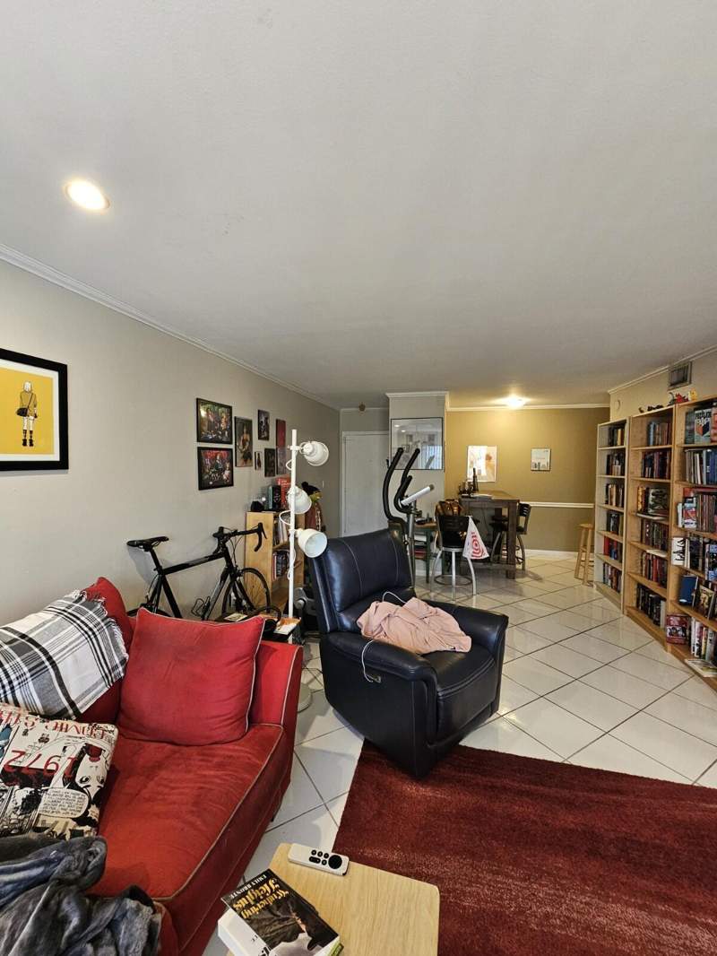 1 bedroom Condominium at 119 NE 19th Court #211G, Manor Grove Village Two Condo, Wilton Manors — photo 2