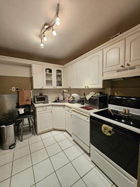 119 NE 19th Court #211G, Wilton Manors FL - photo 15 of 21