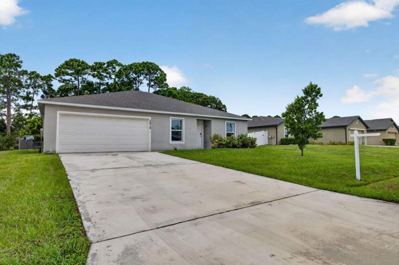 3 bedroom Single Family Residence at 3918 SW Brunswick Street, Port St Lucie Section 19, Port St. Lucie — photo 2