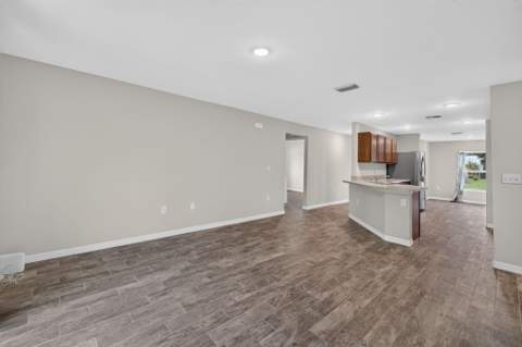 3918 SW Brunswick Street, Port St. Lucie FL - photo 10 of 34
