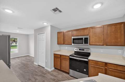 3918 SW Brunswick Street, Port St. Lucie FL - photo 14 of 34