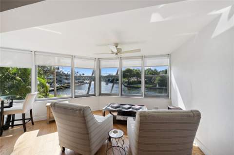818 SE 4th Street #201, Fort Lauderdale FL - photo 9 of 33