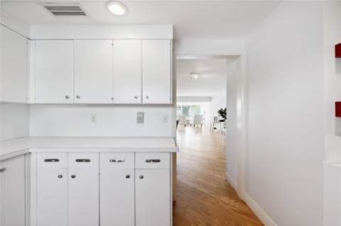 818 SE 4th Street #201, Fort Lauderdale FL - photo 15 of 33