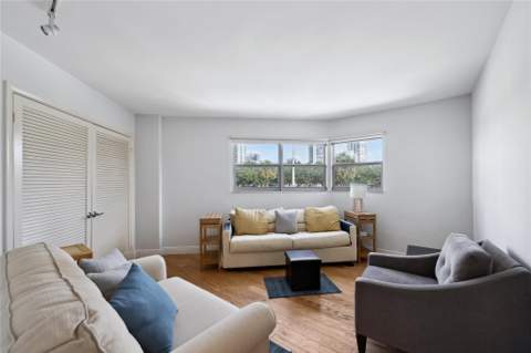 818 SE 4th Street #201, Fort Lauderdale FL - photo 23 of 33