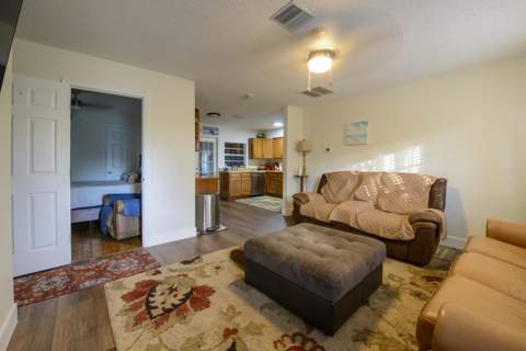 221 SW Calmoso Drive, Port St. Lucie FL - photo 9 of 41