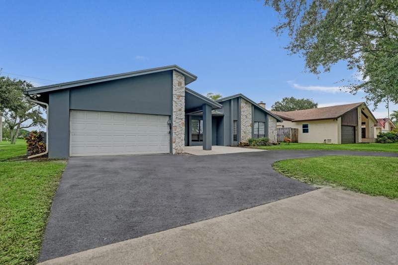 4 bedroom Single Family Residence at 11700 S Island Road, Stonebridge Phase 1, Cooper City — photo 2
