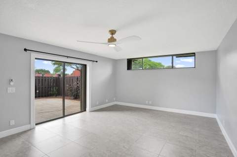 22970 Oxford Place #A, Boca Raton FL - photo 10 of 32