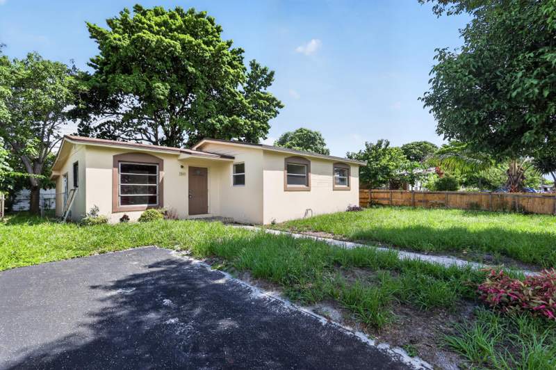 4 bedroom Single Family Residence at 2740 NW 2nd Street, Rolling Green Ridge 1st Add, Boynton Beach — photo 2