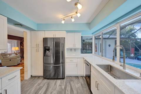 2050 NE 59th Place, Fort Lauderdale FL - photo 9 of 33