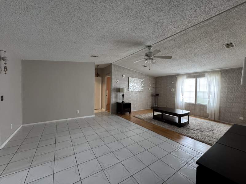 3 bedroom Mobile Home at 621 Sunny S Avenue, Sunny South Estates, Boynton Beach — photo 4