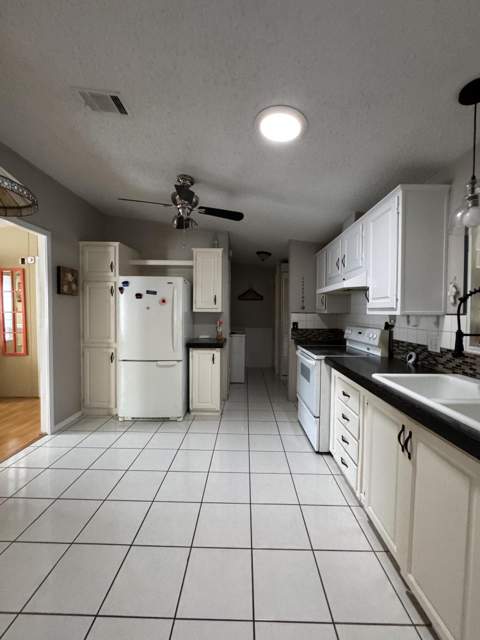 621 Sunny S Avenue, Boynton Beach FL - photo 12 of 22