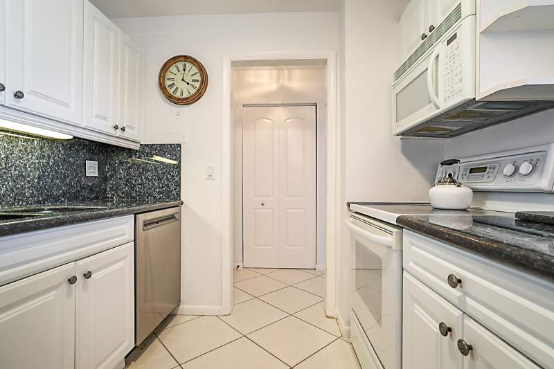 2 bedroom Condominium at 2121 N Ocean Boulevard #1004E, Boca Towers Condo Portion, Boca Raton — photo 5