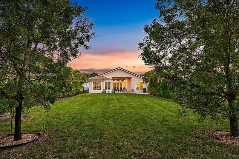 3 bedroom Single Family Residence at 271 Carina Drive, Jupiter Country Club, Jupiter — photo 3