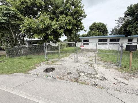 1421 NW Avenue D, Belle Glade FL - photo 6 of 45