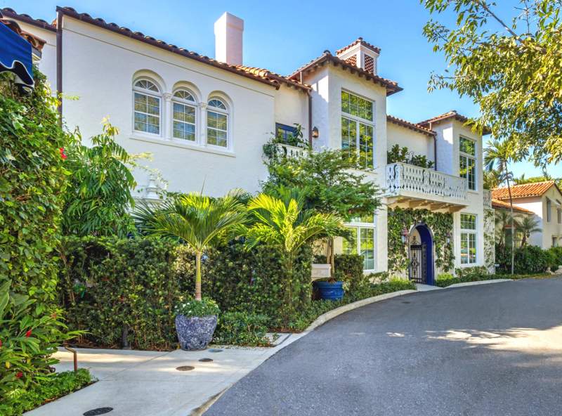 3 bedroom Single Family Residence at 238 Phipps Plaza, Phipps Plaza, Palm Beach — photo 2