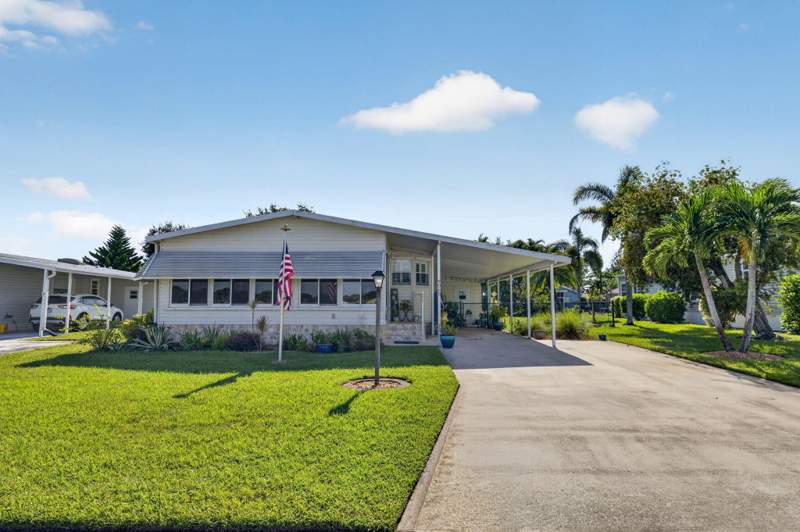 2 bedroom Manufactured Home at 9065 SW Chevy Circle, St Lucie Falls (Aka River Forest), Stuart — photo 3