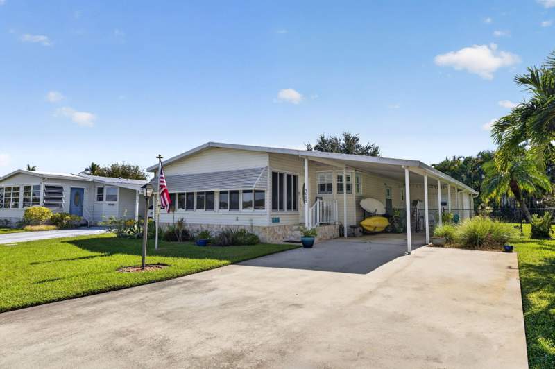 2 bedroom Manufactured Home at 9065 SW Chevy Circle, St Lucie Falls (Aka River Forest), Stuart — photo 4