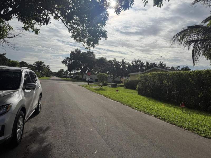 3 bedroom Single Family Residence at 7501 Dilido Boulevard, Miramar Park Third Add, Miramar — photo 4