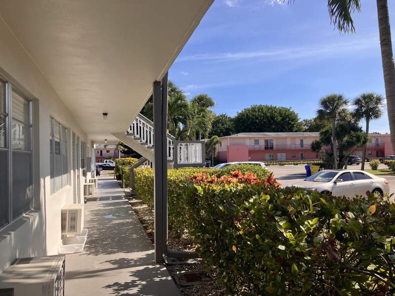 1 bedroom Condominium at 6 Kingswood A, Kingswood II Condos, West Palm Beach — photo 4