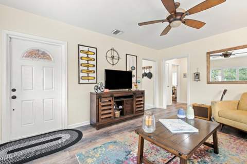 330 Cornell Drive, Lake Worth Beach FL - photo 7 of 39