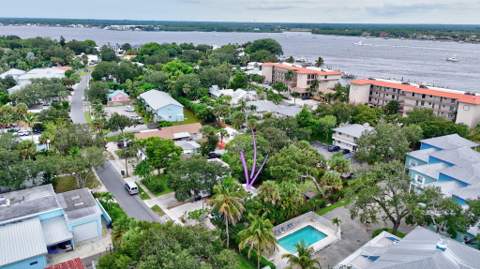 616 SW Cleveland Avenue, Stuart FL - photo 7 of 20
