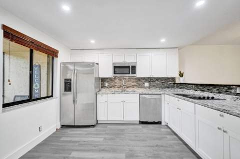310 Lakeview Drive #105, Weston FL - photo 6 of 45