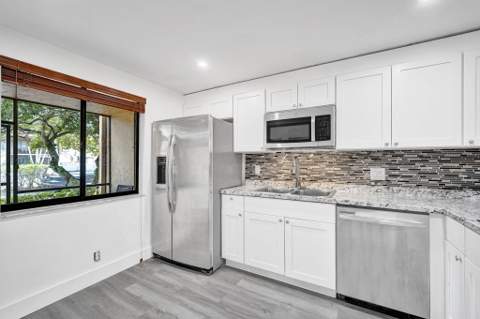 310 Lakeview Drive #105, Weston FL - photo 7 of 45