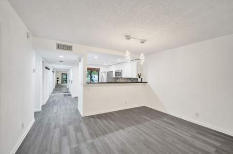 310 Lakeview Drive #105, Weston FL - photo 11 of 45