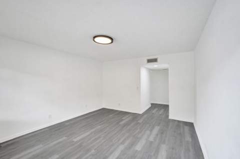 310 Lakeview Drive #105, Weston FL - photo 16 of 45