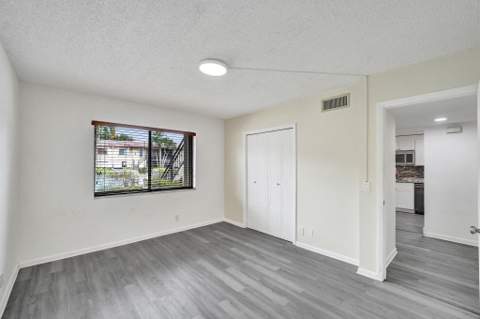 310 Lakeview Drive #105, Weston FL - photo 22 of 45
