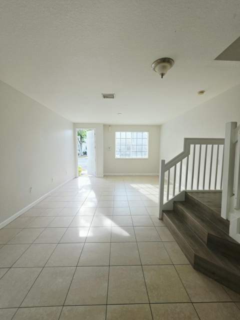 4154 Napoli Lake Drive, Riviera Beach FL - photo 6 of 18