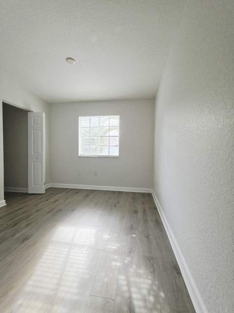 4154 Napoli Lake Drive, Riviera Beach FL - photo 11 of 18