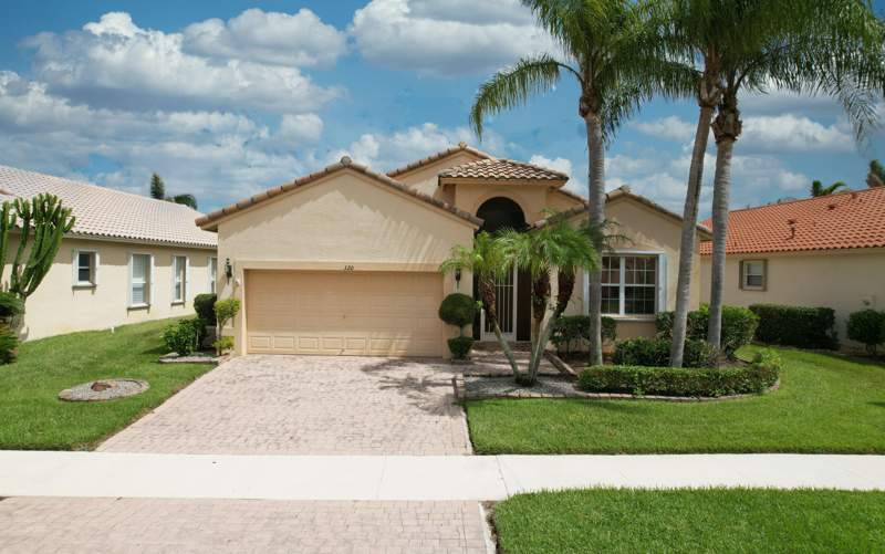 2 bedroom Single Family Residence at 320 NW Millpond Lane, Casades At St Lucie West Phase 3, Port St. Lucie — photo 2
