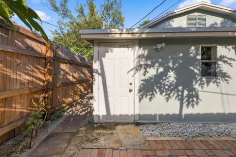 618 S Pine Street #B, Lake Worth Beach FL - photo 13 of 28