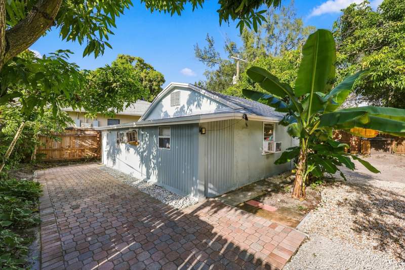 2 bedroom Single Family Residence at 618 S Pine Street #B, Lakeview Heights Add 1, Lake Worth Beach — photo 2
