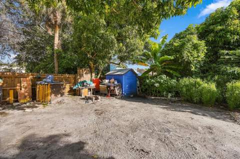 618 S Pine Street #B, Lake Worth Beach FL - photo 19 of 28