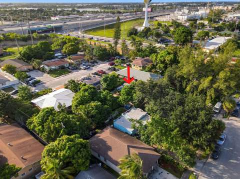 618 S Pine Street #B, Lake Worth Beach FL - photo 24 of 28