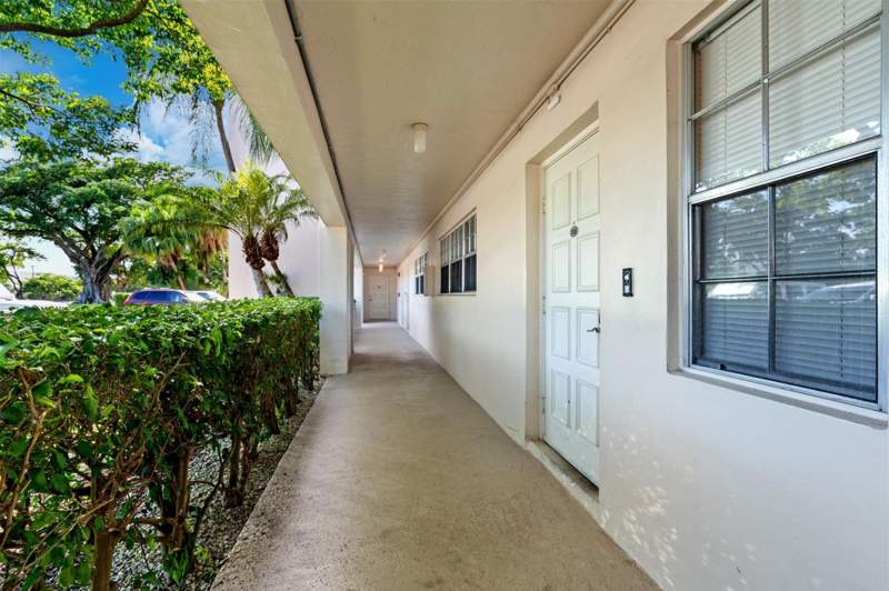 2 bedroom Condominium at 3151 S Palm Aire Drive #108, No 35 Palm-Aire Country Club, Pompano Beach — photo 2