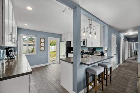 3767 SW 16th Court, Fort Lauderdale FL - photo 8 of 22