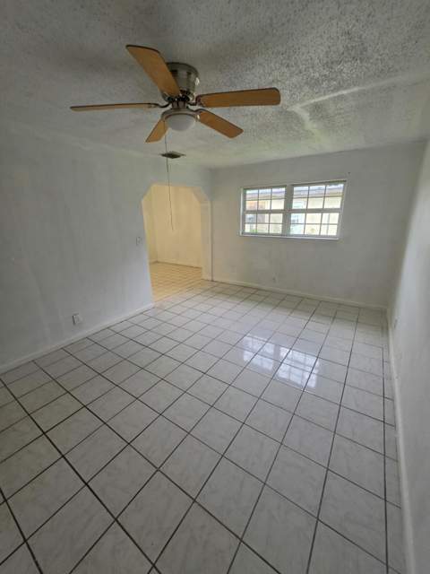 1216 Giller Avenue, Mangonia Park FL - photo 8 of 16