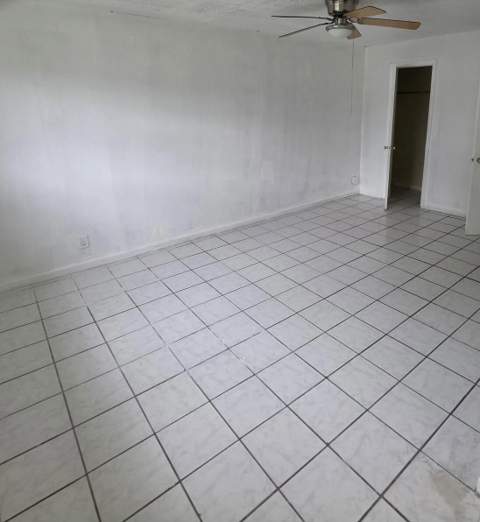 1216 Giller Avenue, Mangonia Park FL - photo 9 of 16