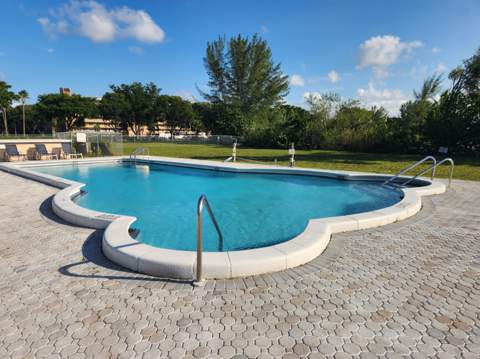 4821 NW 13th Avenue, Deerfield Beach FL - photo 8 of 16