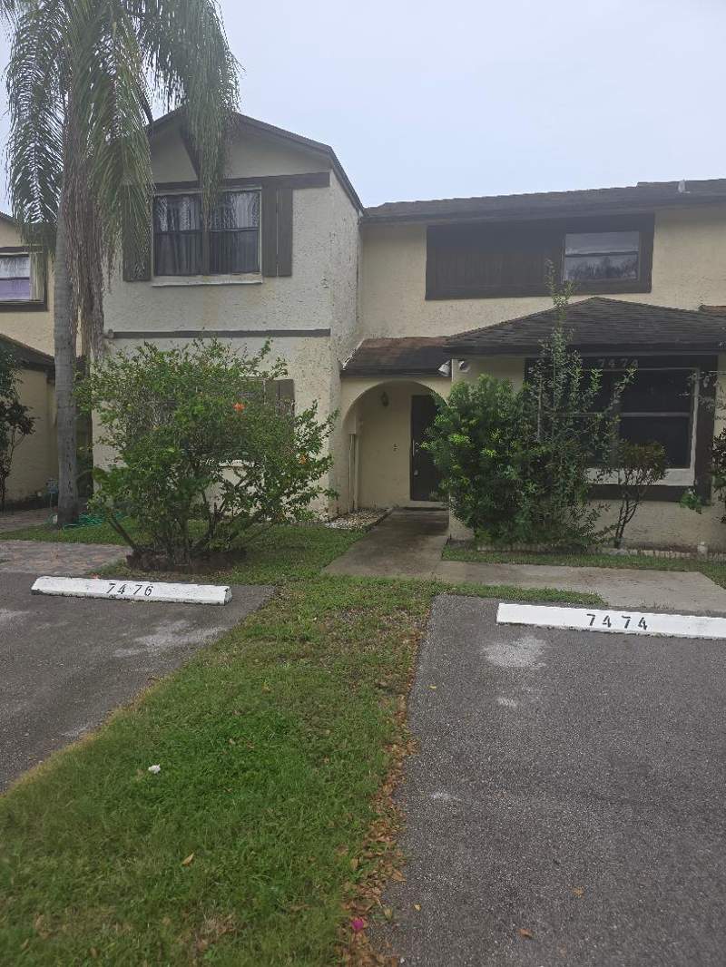2 bedroom Townhouse at 7474 NW 34th Street #7474, Inverrary 32, Lauderhill — photo 2