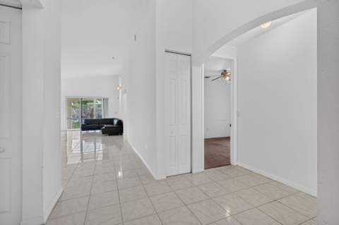 900 SE 2nd Avenue, Dania Beach FL - photo 6 of 44