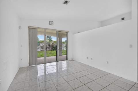 900 SE 2nd Avenue, Dania Beach FL - photo 12 of 44