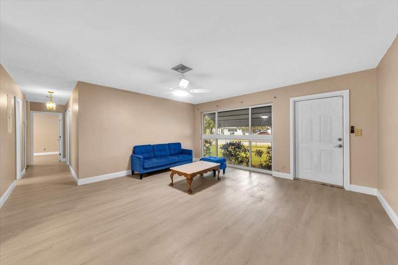 3 bedroom Single Family Residence at 2080 SW 38th Avenue, Fairfax Brolliar Add Sec 3, Fort Lauderdale — photo 5