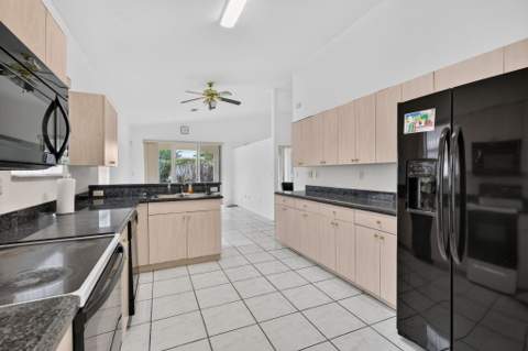 900 SE 2nd Avenue, Dania Beach FL - photo 18 of 44