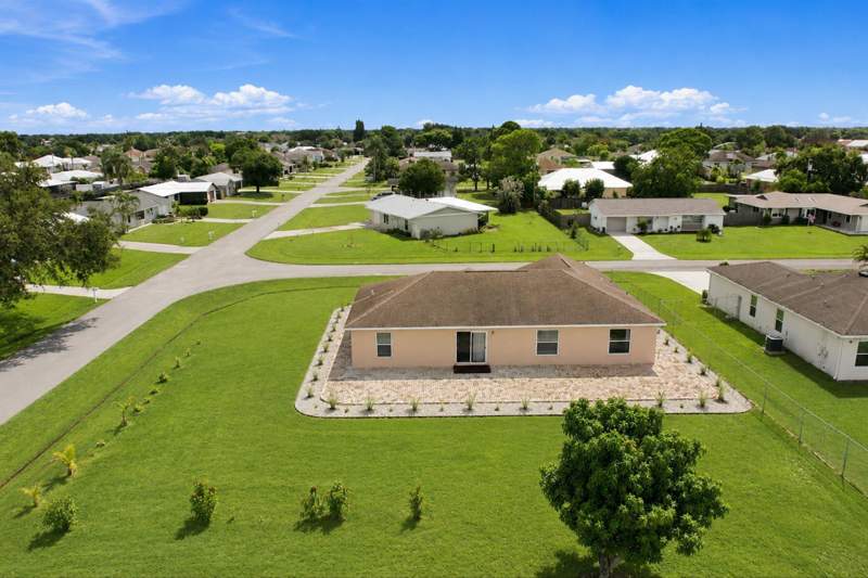 4 bedroom Single Family Residence at 602 SW Kenyoun Street, Port St Lucie Section 27, Port St. Lucie — photo 3