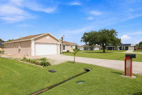 602 SW Kenyoun Street, Port St. Lucie FL - photo 6 of 33