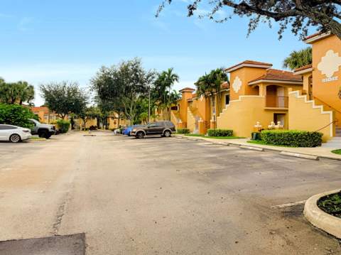680 NW 79th Terrace, Pembroke Pines FL - photo 15 of 19